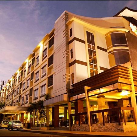 Mo2 Westown Hotel Iloilo Buitenkant foto