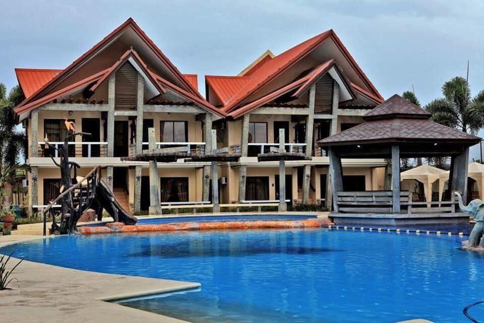 Mo2 Westown Hotel Iloilo Buitenkant foto