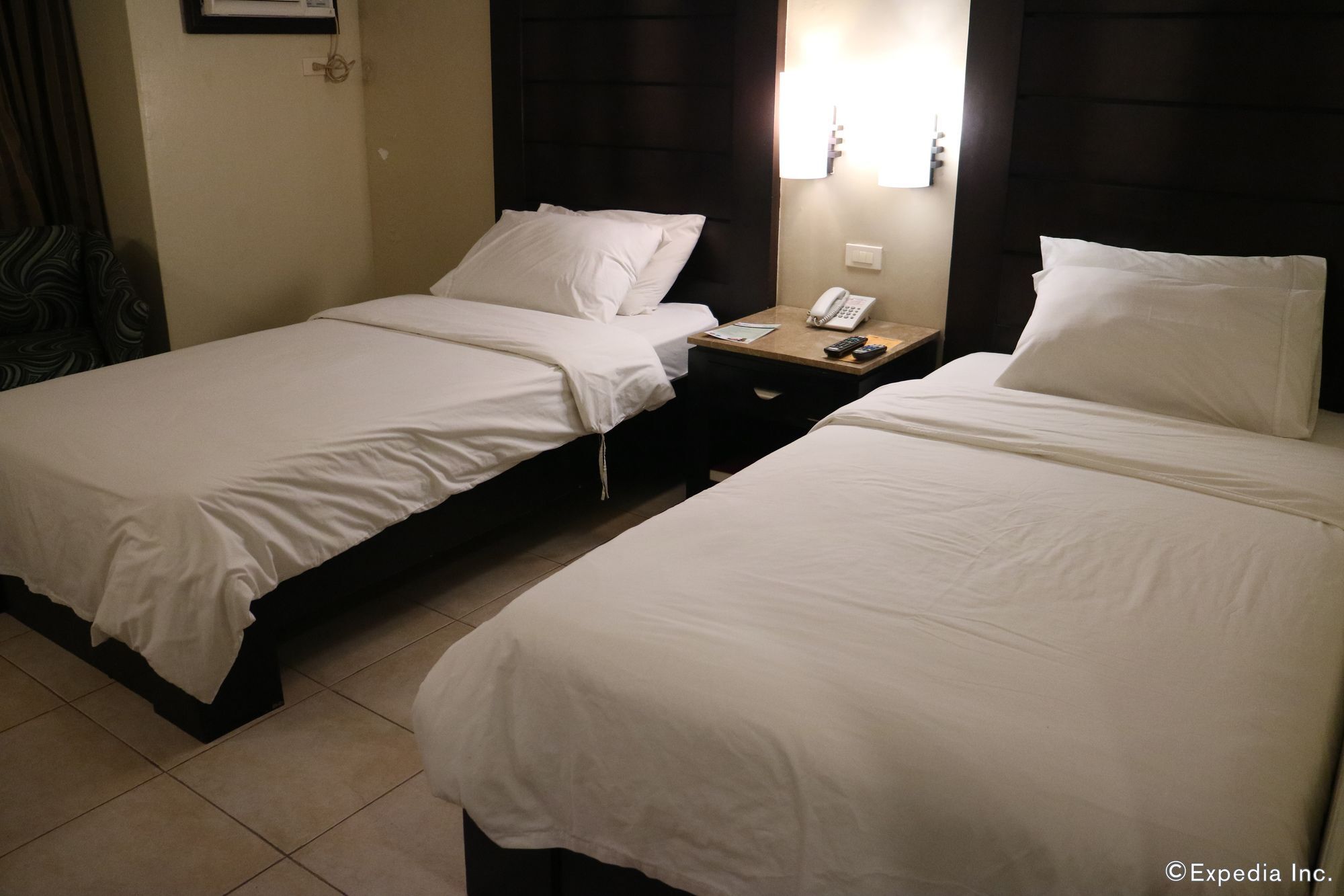 Mo2 Westown Hotel Iloilo Buitenkant foto