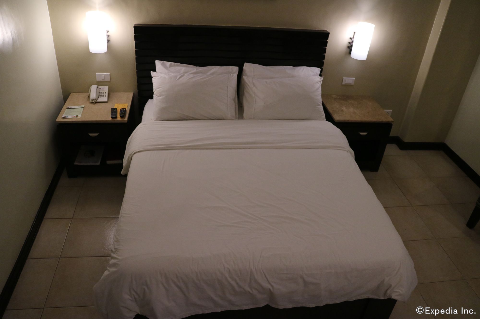 Mo2 Westown Hotel Iloilo Buitenkant foto