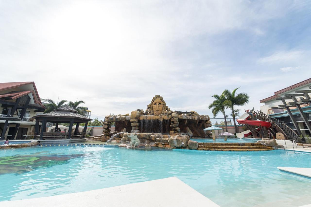Mo2 Westown Hotel Iloilo Buitenkant foto